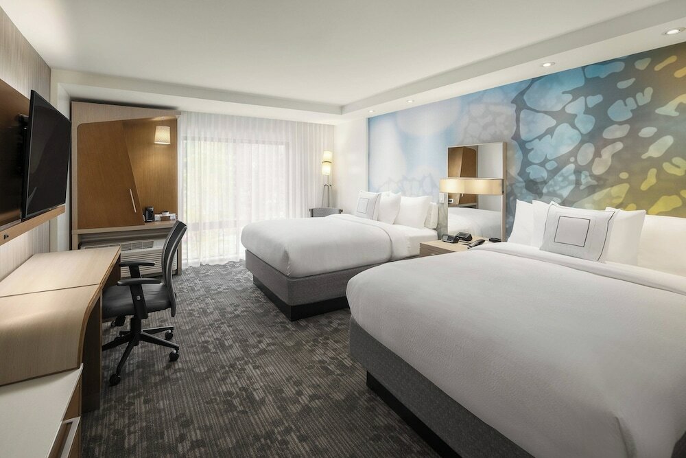 Фото Courtyard by Marriott Seattle Northgate