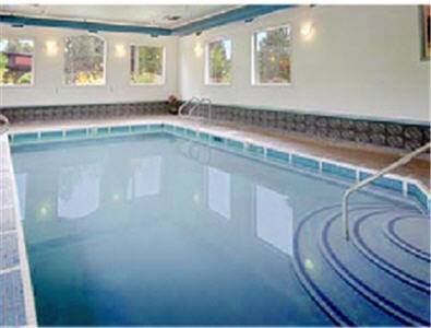 Фото Super 8 by Wyndham Revelstoke Bc