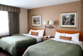 Фото Whistlers Inn Hotel