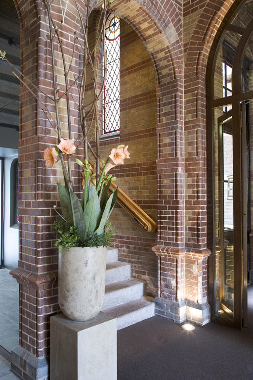 Фото The College Hotel