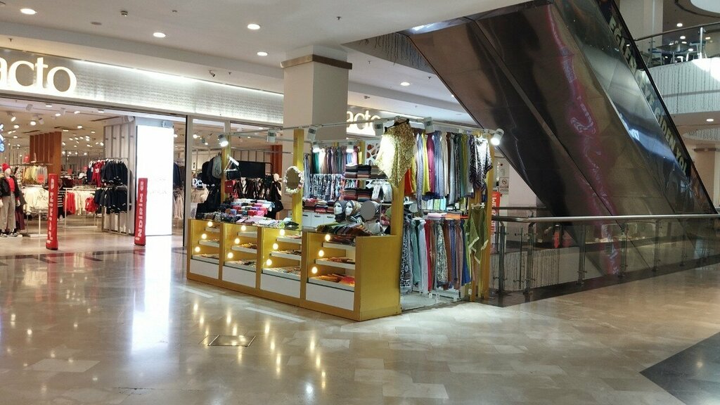 Clothing store Silk Home Scarf, Istanbul, photo