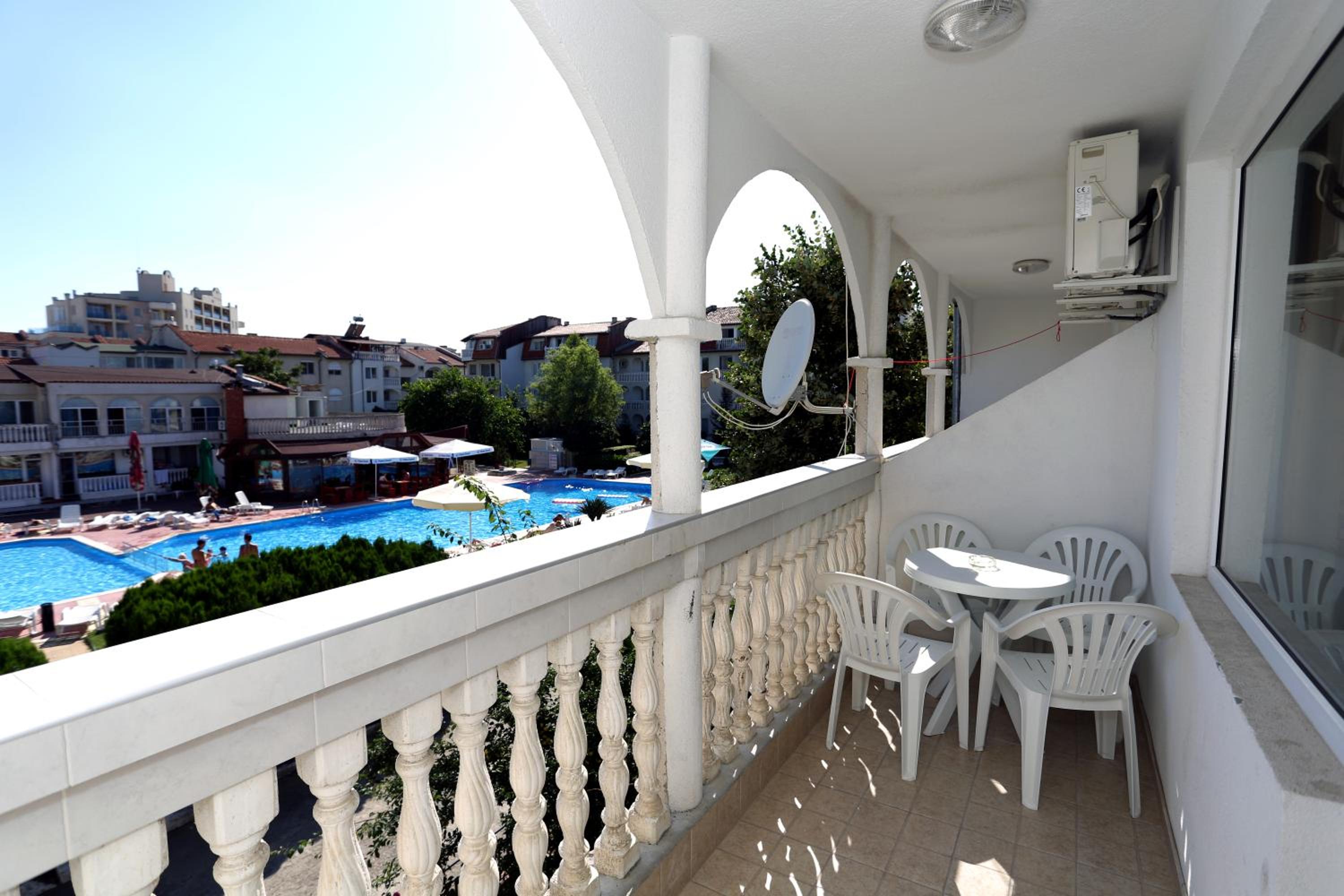 Фото Bravo 1 Aparthotel