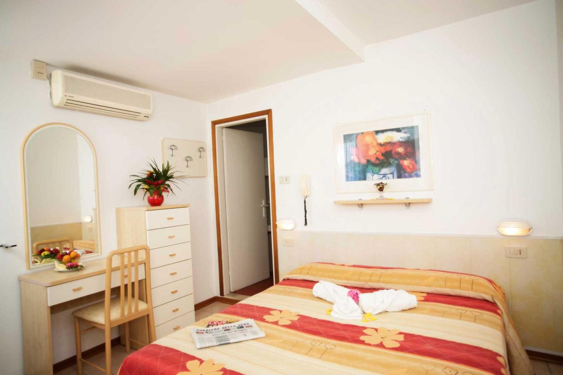 Фото Hotel Crystal