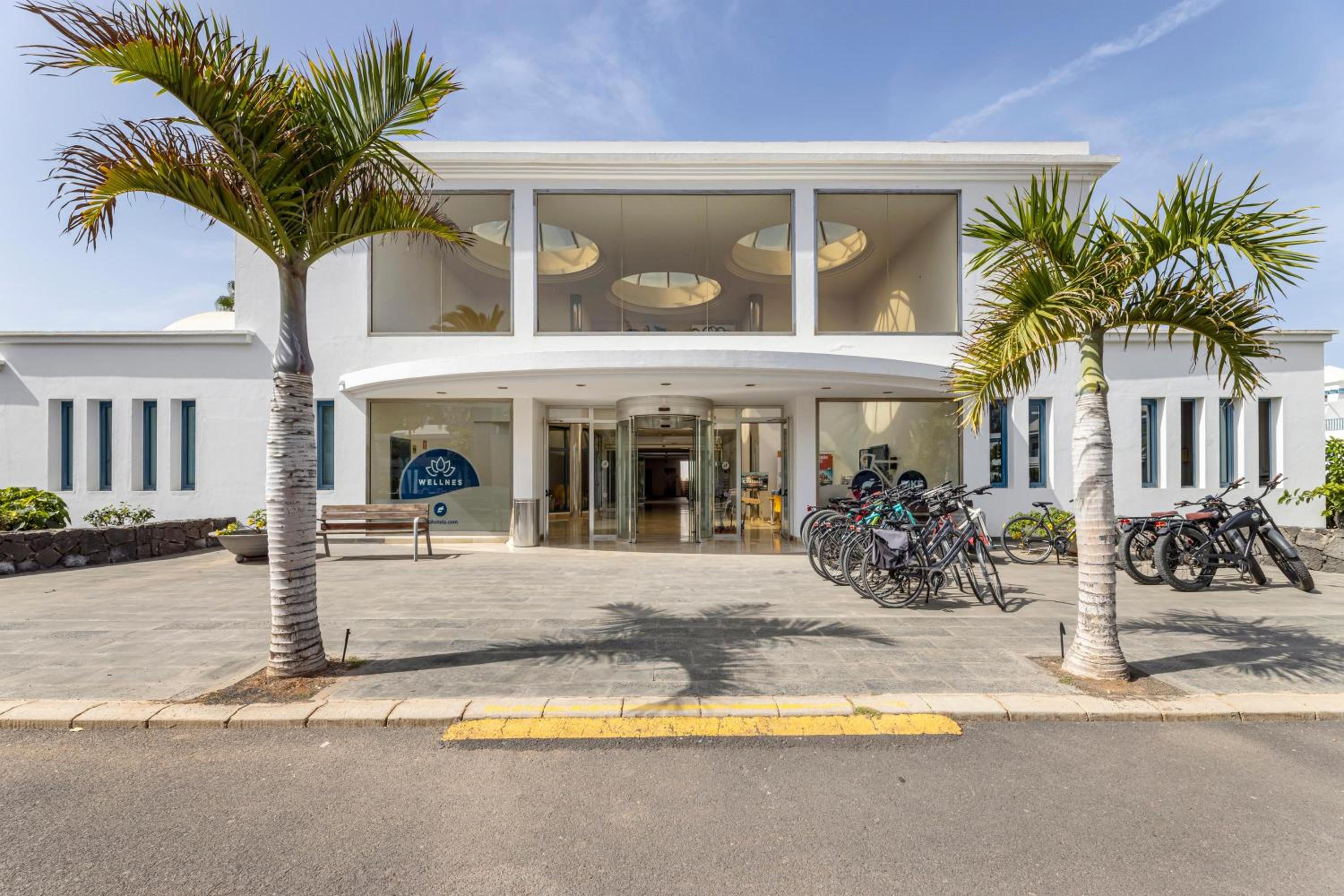 Фото Thb Tropical Island Aparthotel