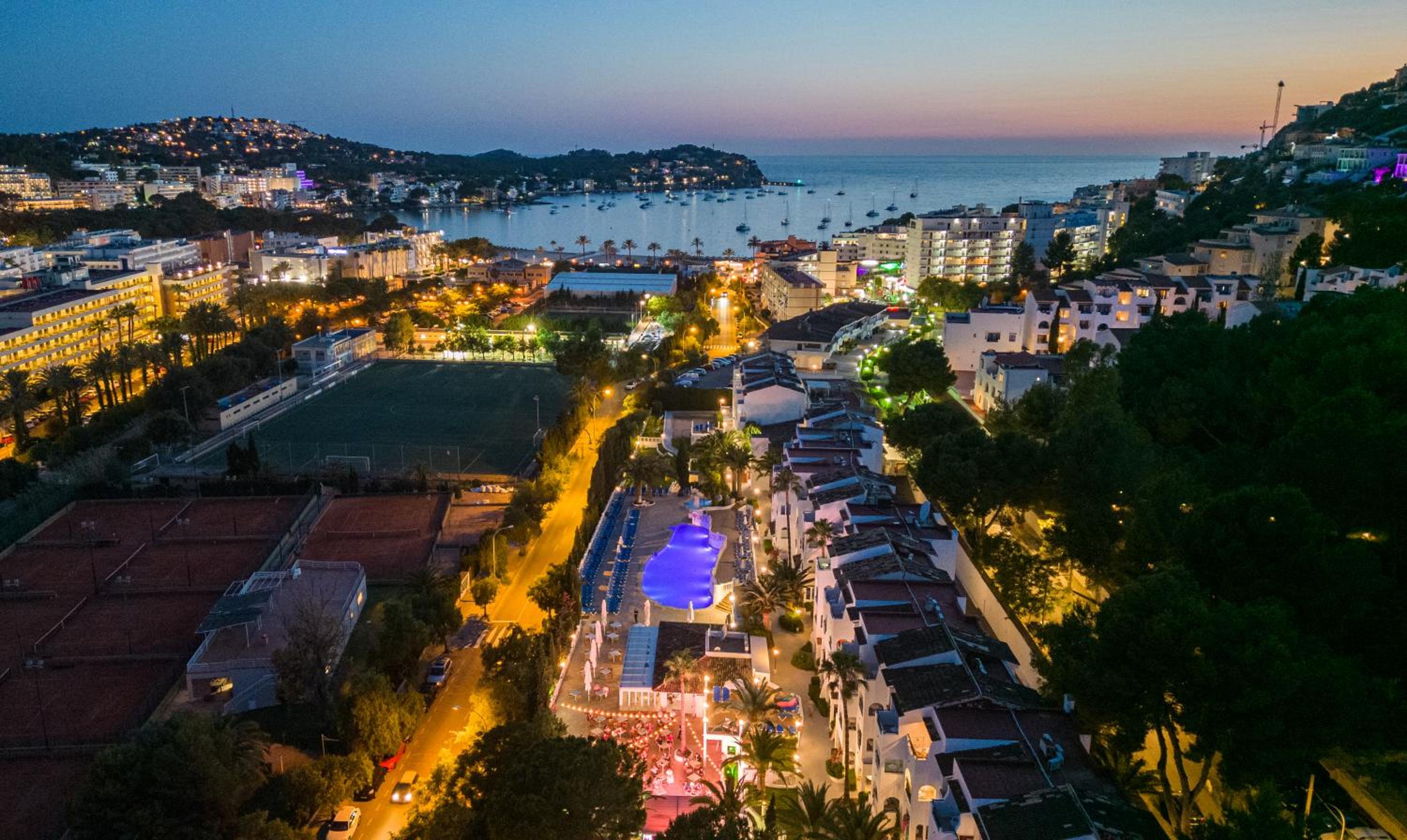 Фото Holiday Park Santa Ponsa