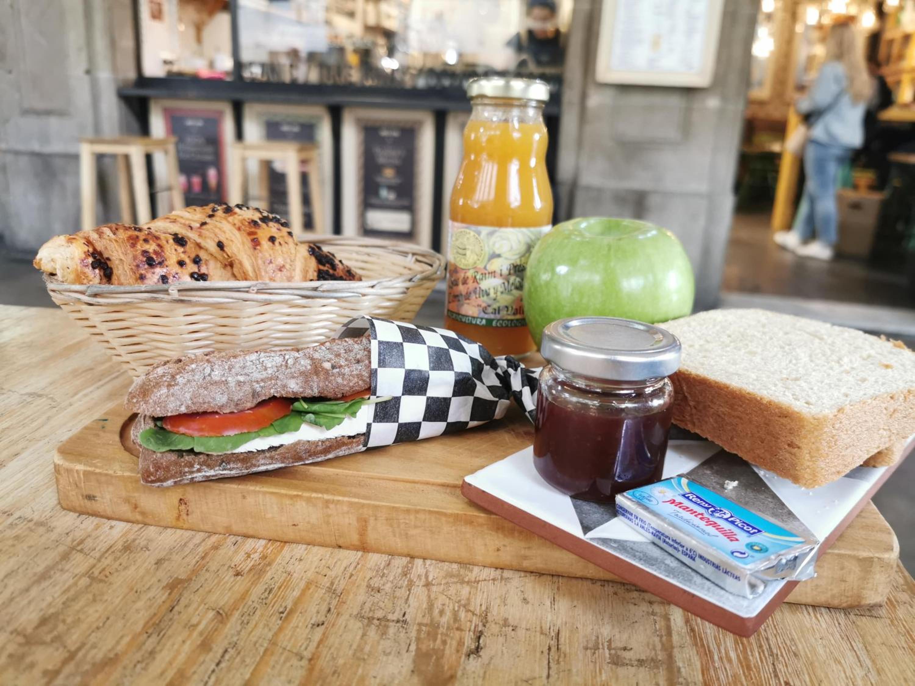 Фото Las Ramblas Pasaje Bacardi Apartments