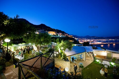 Гостиница Hotel Bristol в Кампании