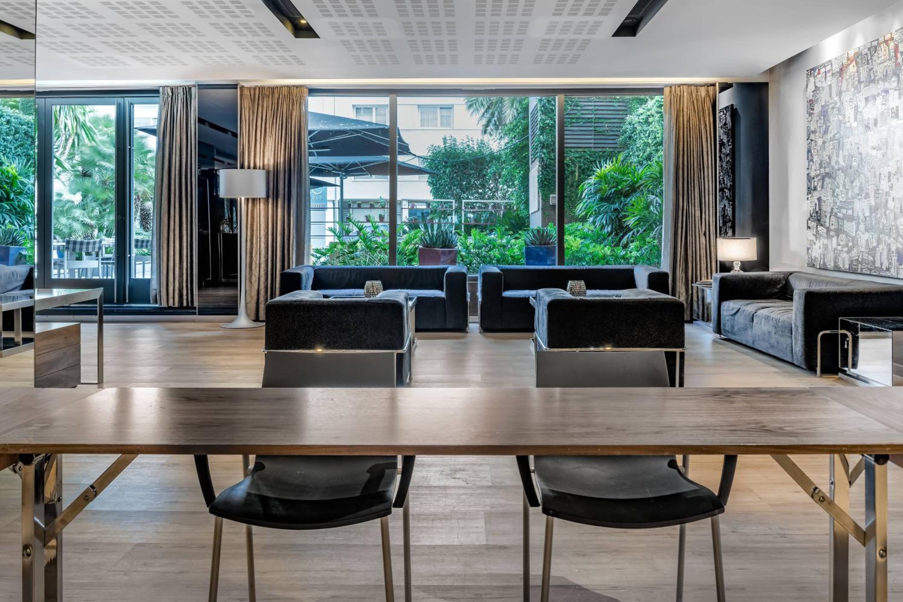Фото Ac Victoria Suites