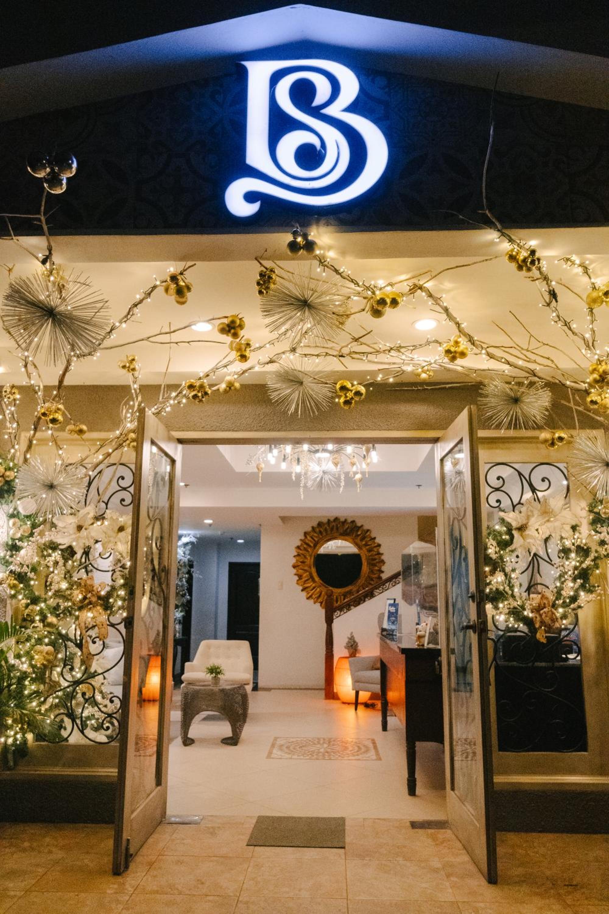 Фото Sta. Barbara Residence Hotel