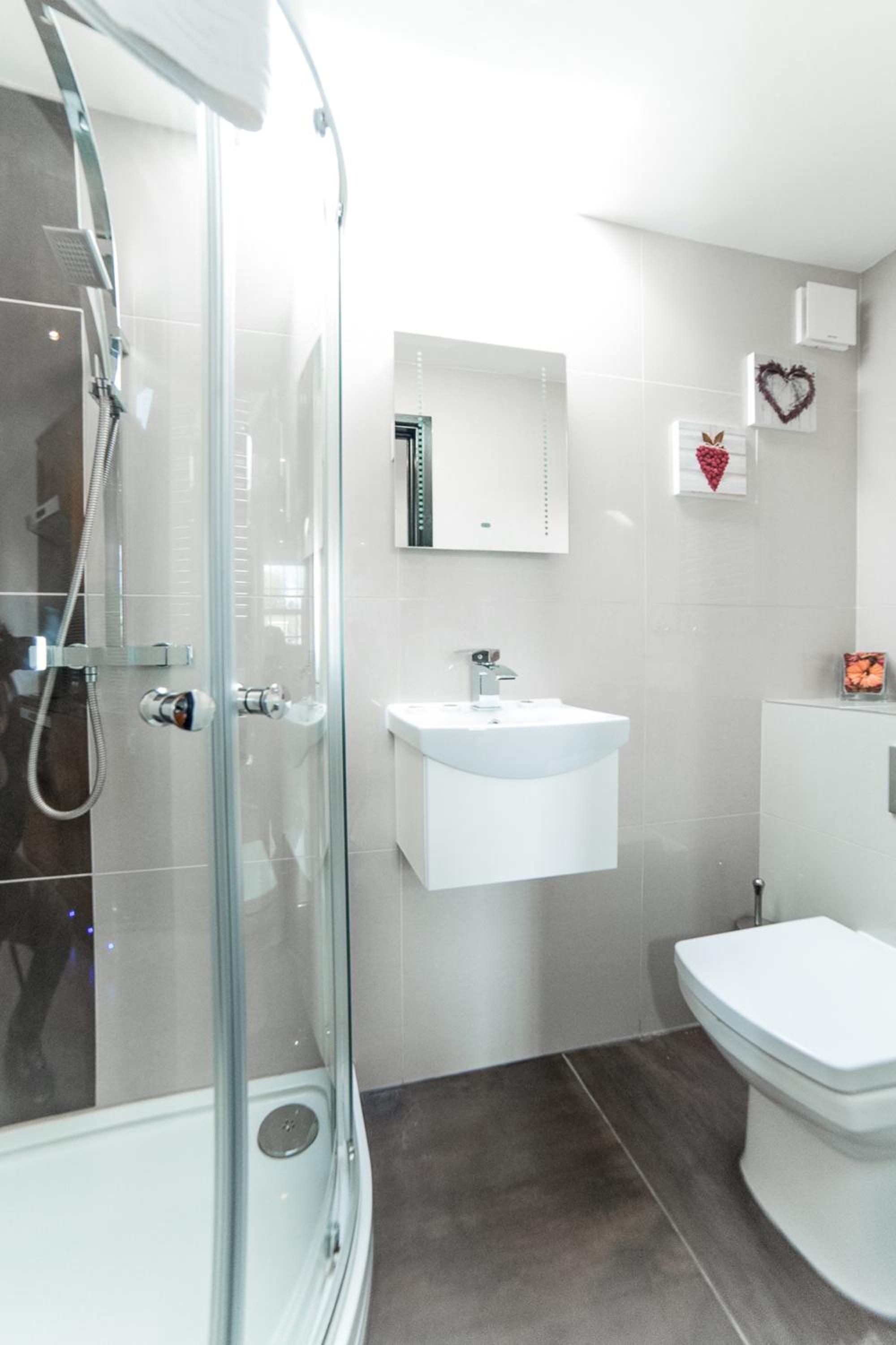 Фото Imperial Court Suites