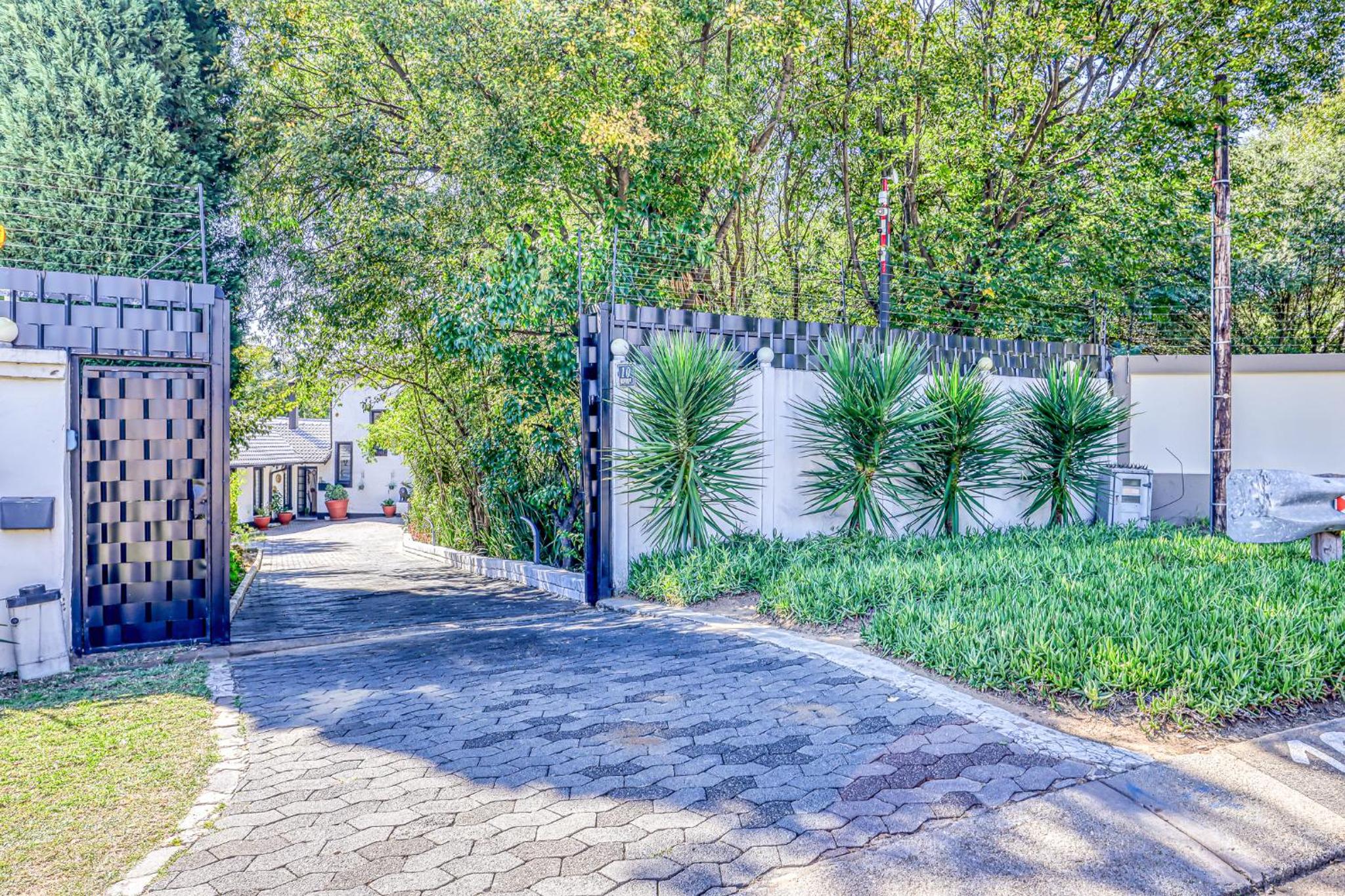 Фото Bedford Manor