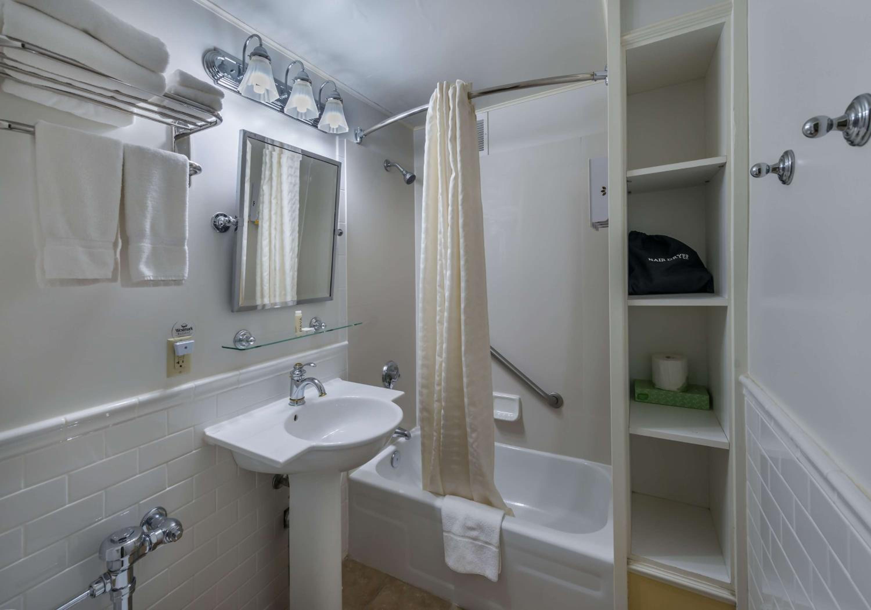 Фото Baranof Downtown, Bw Signature Collection