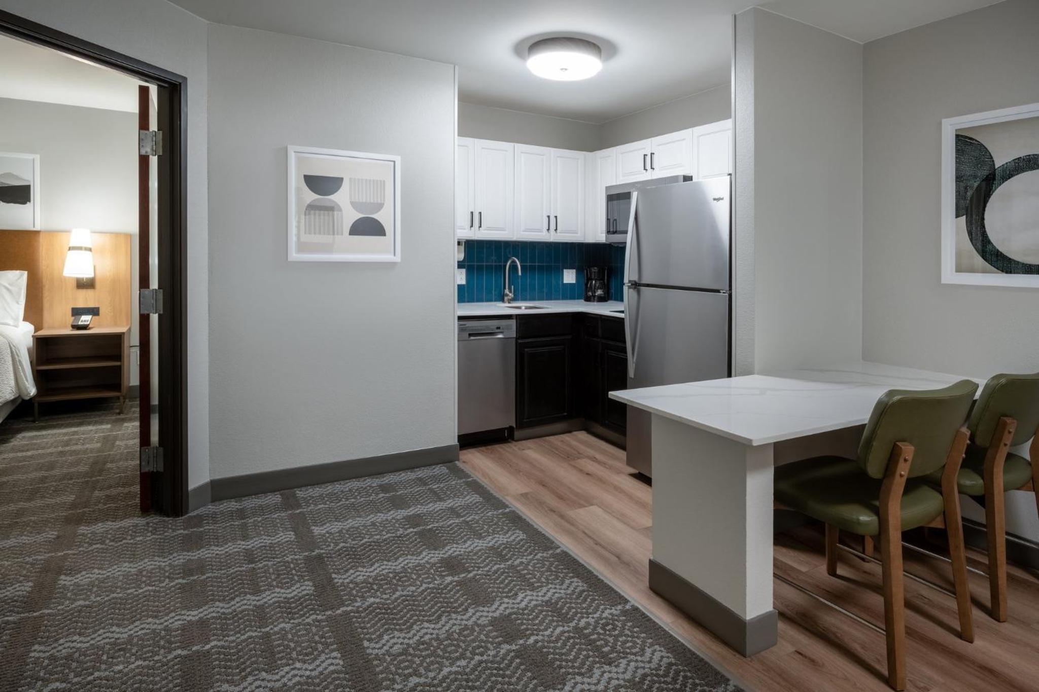 Фото Staybridge Suites West Des Moines, an Ihg Hotel