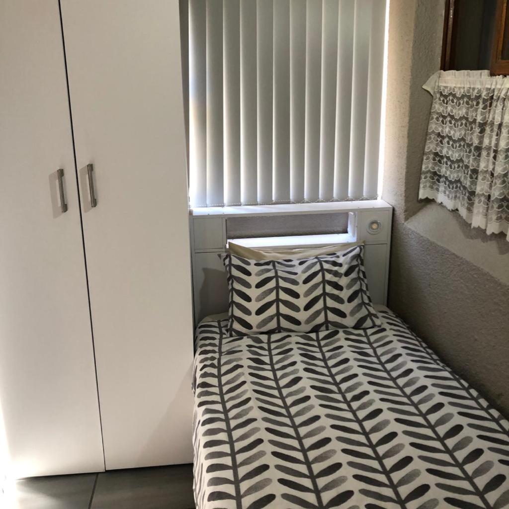 Фото Amies Self-catering Apartments