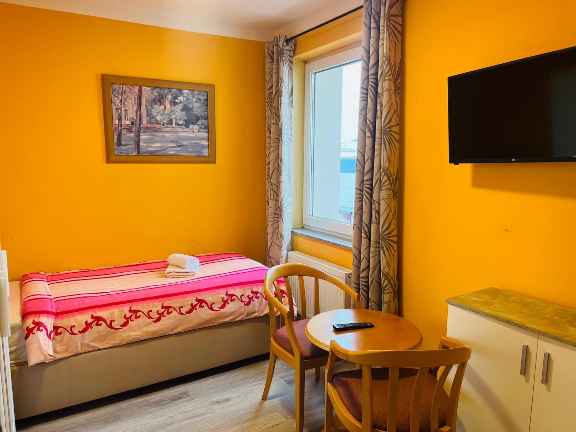 Фото M&m Hotel - Wilhelmsburg