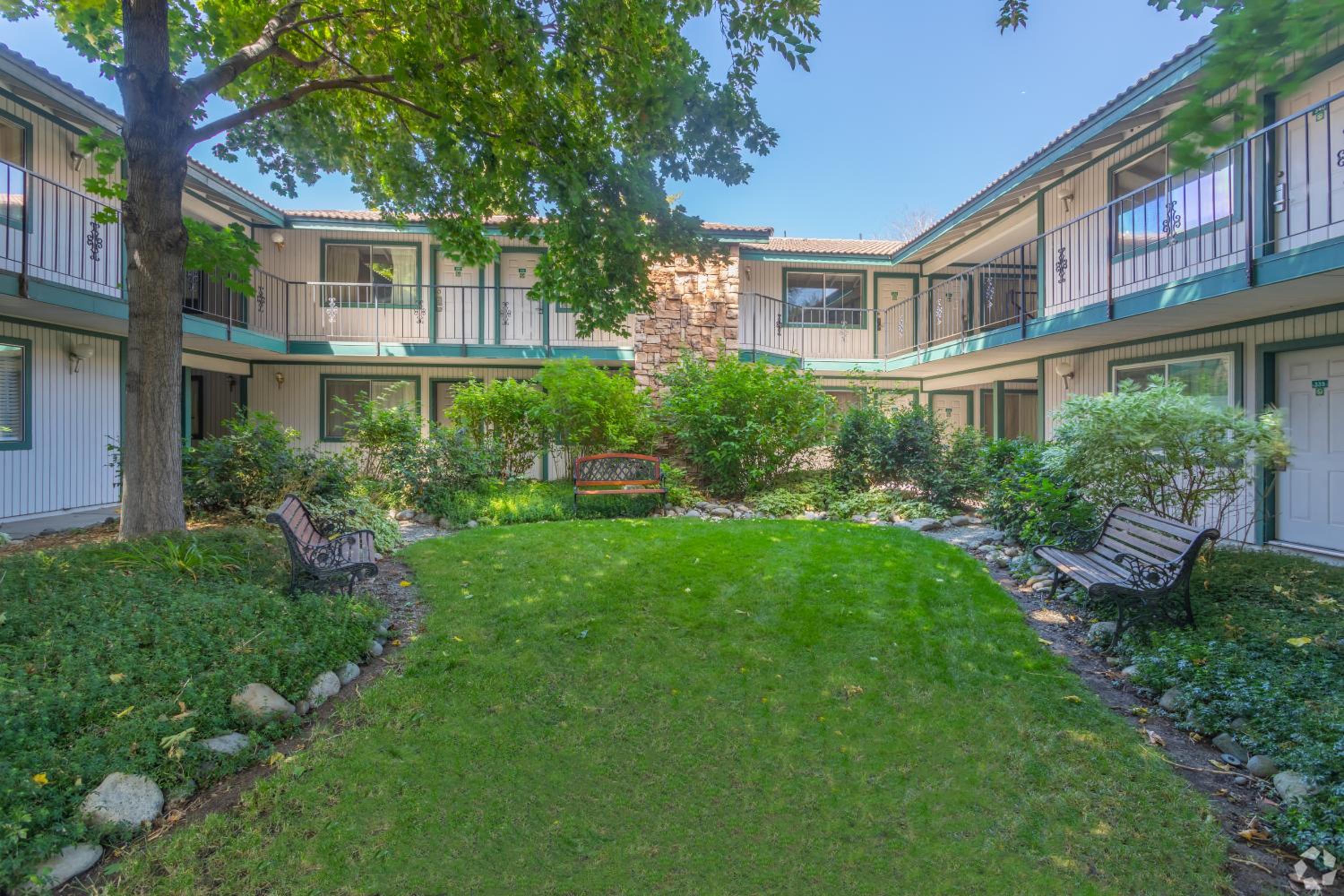 Фото Thunderbird Resort Club