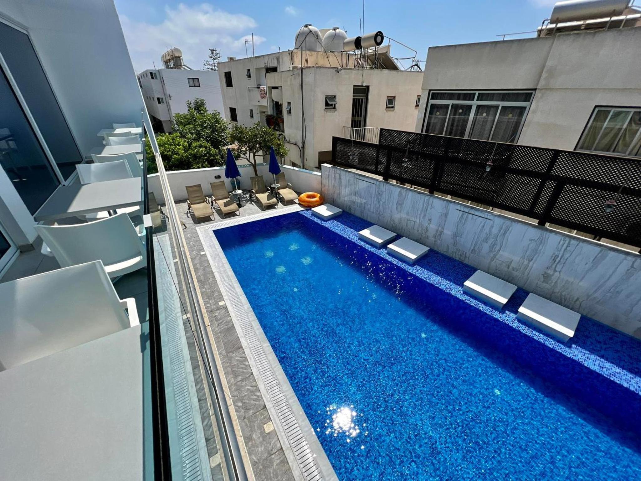 Фото Sunny Blue Hotel