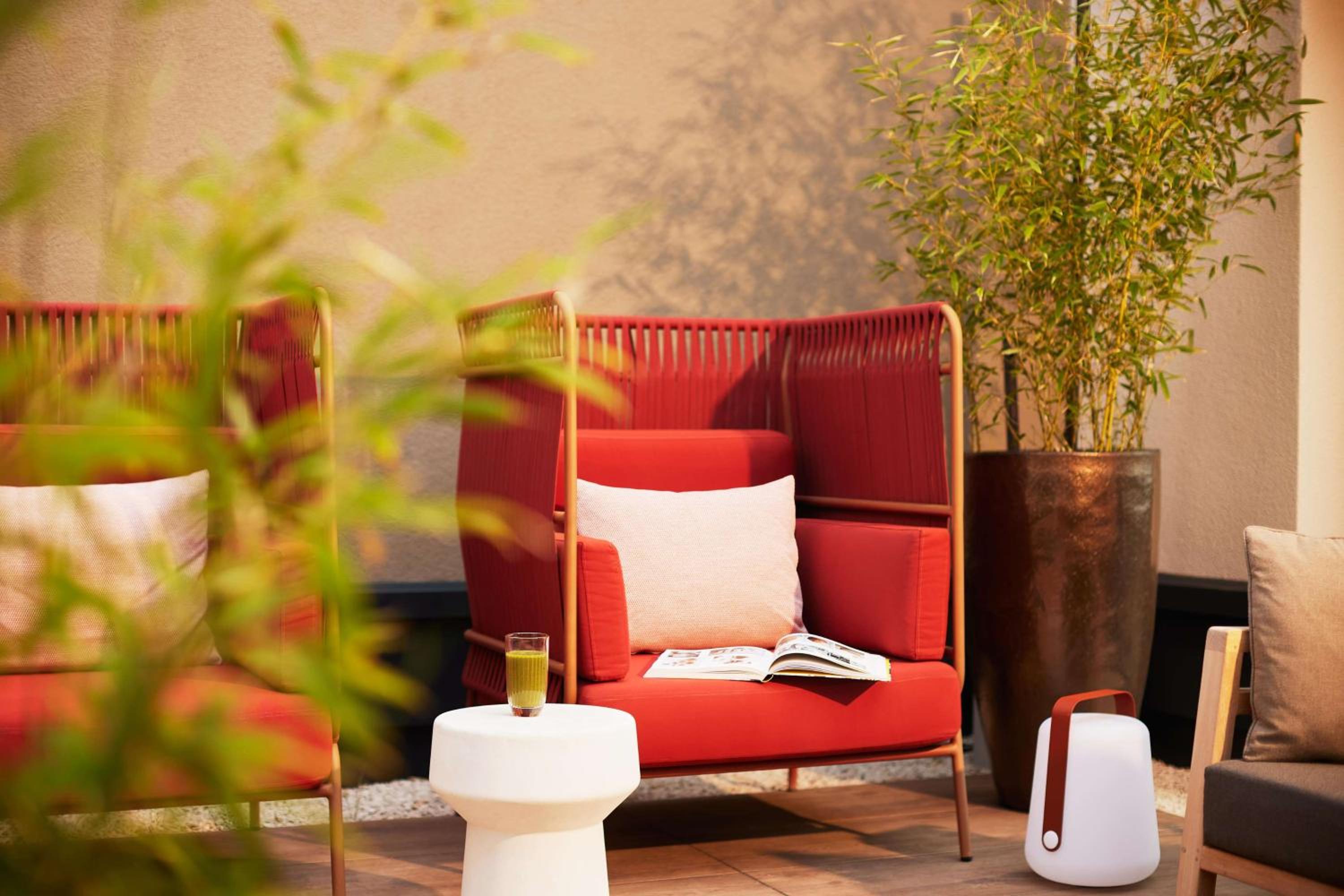 Фото Adina Apartment Hotel Dusseldorf