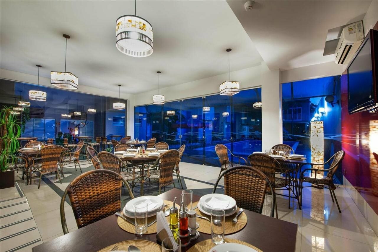 Фото отеля 2