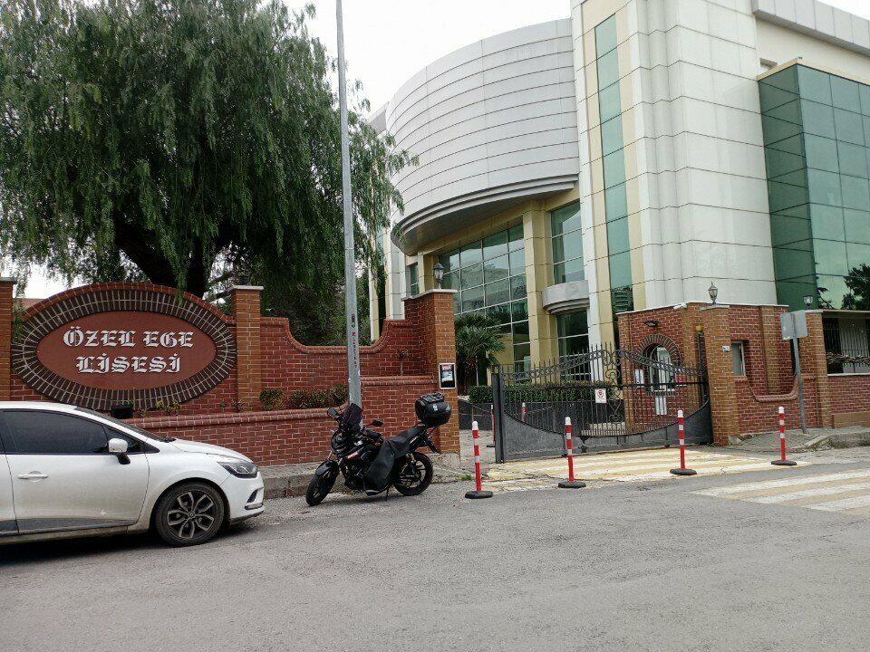 Cultural center Yuksel Eraslan Kultur Merkezi, Izmir, photo