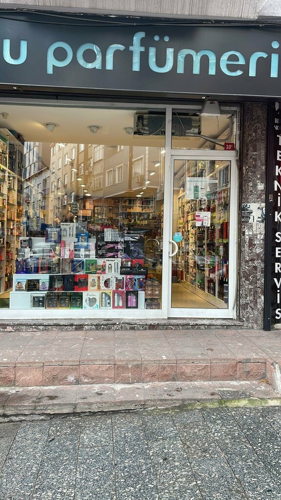Perfume and cosmetics shop Batu Perfumery, Istanbul, photo