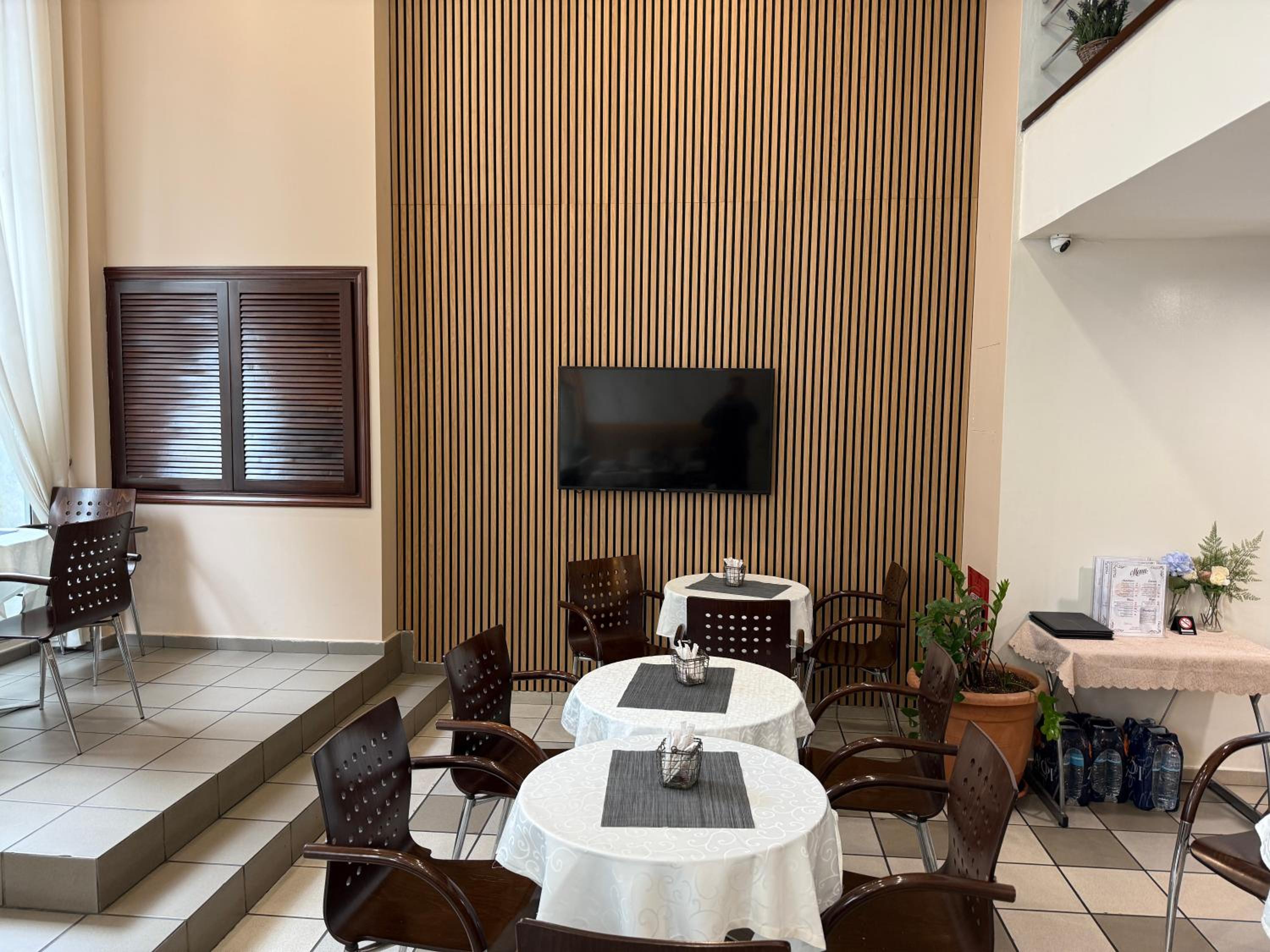 Фото Glaros Hotel