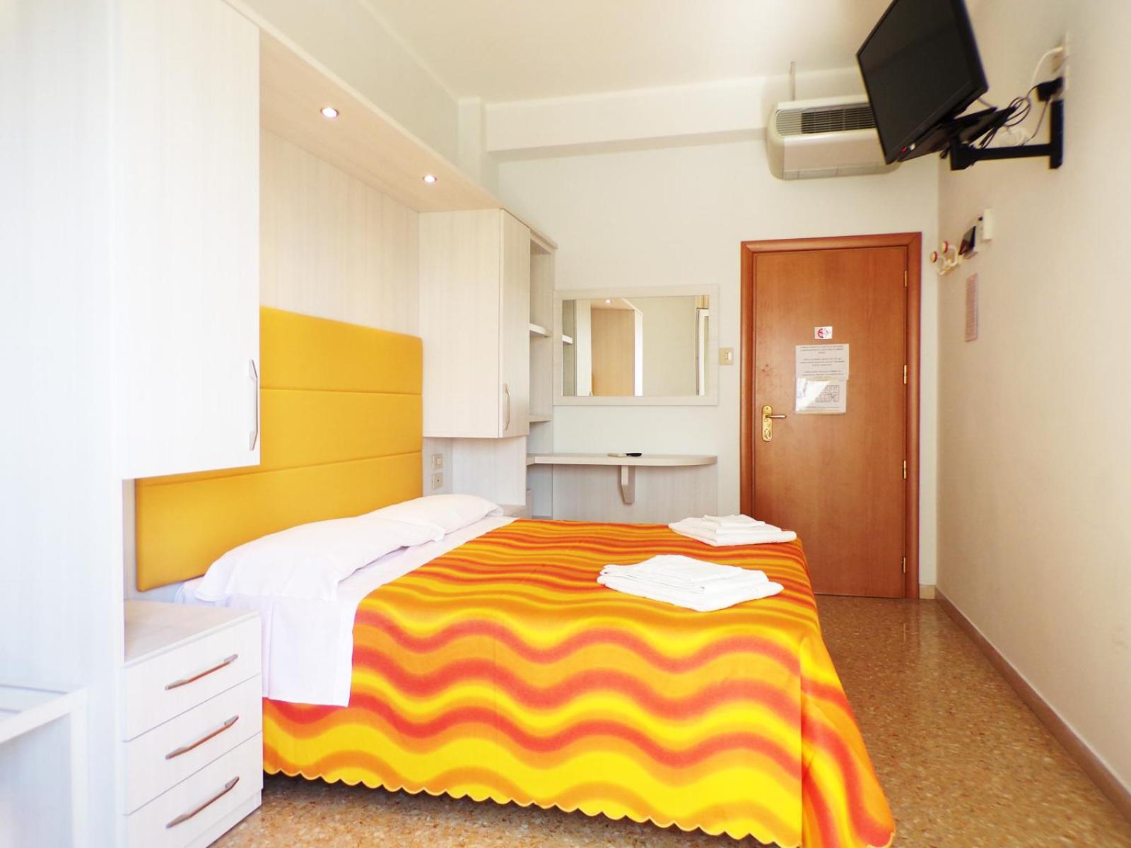 Фото Hotel Crystal