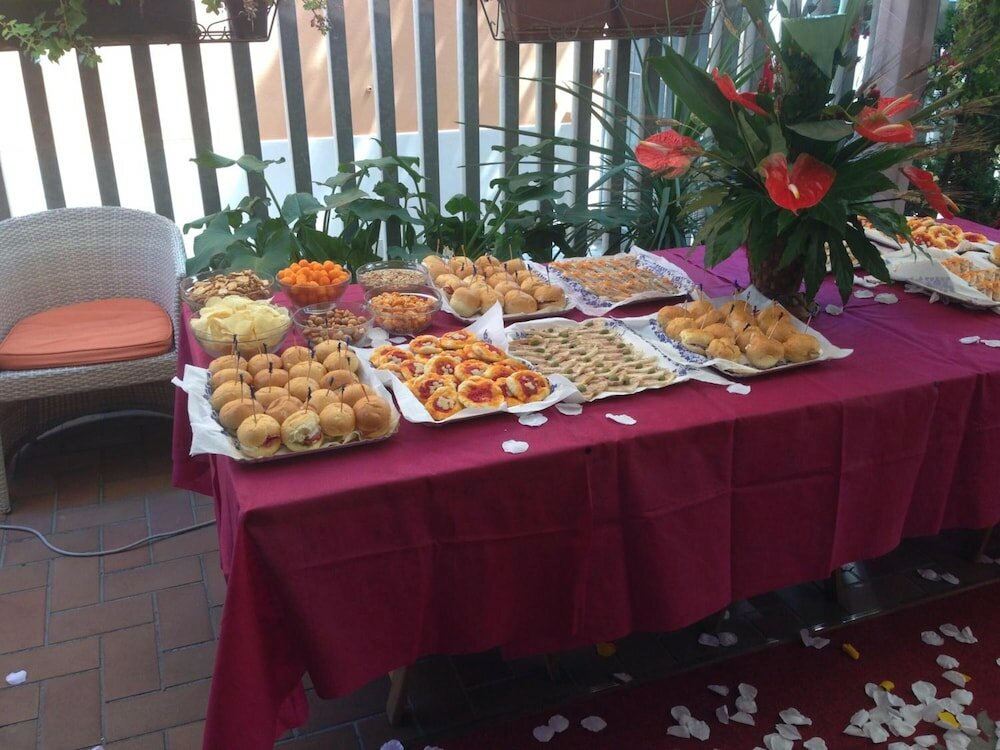 Фото Hotel Peonia