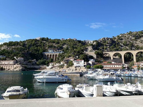 Гостиница Kyriad Aix Les Milles - Plan de Campagne