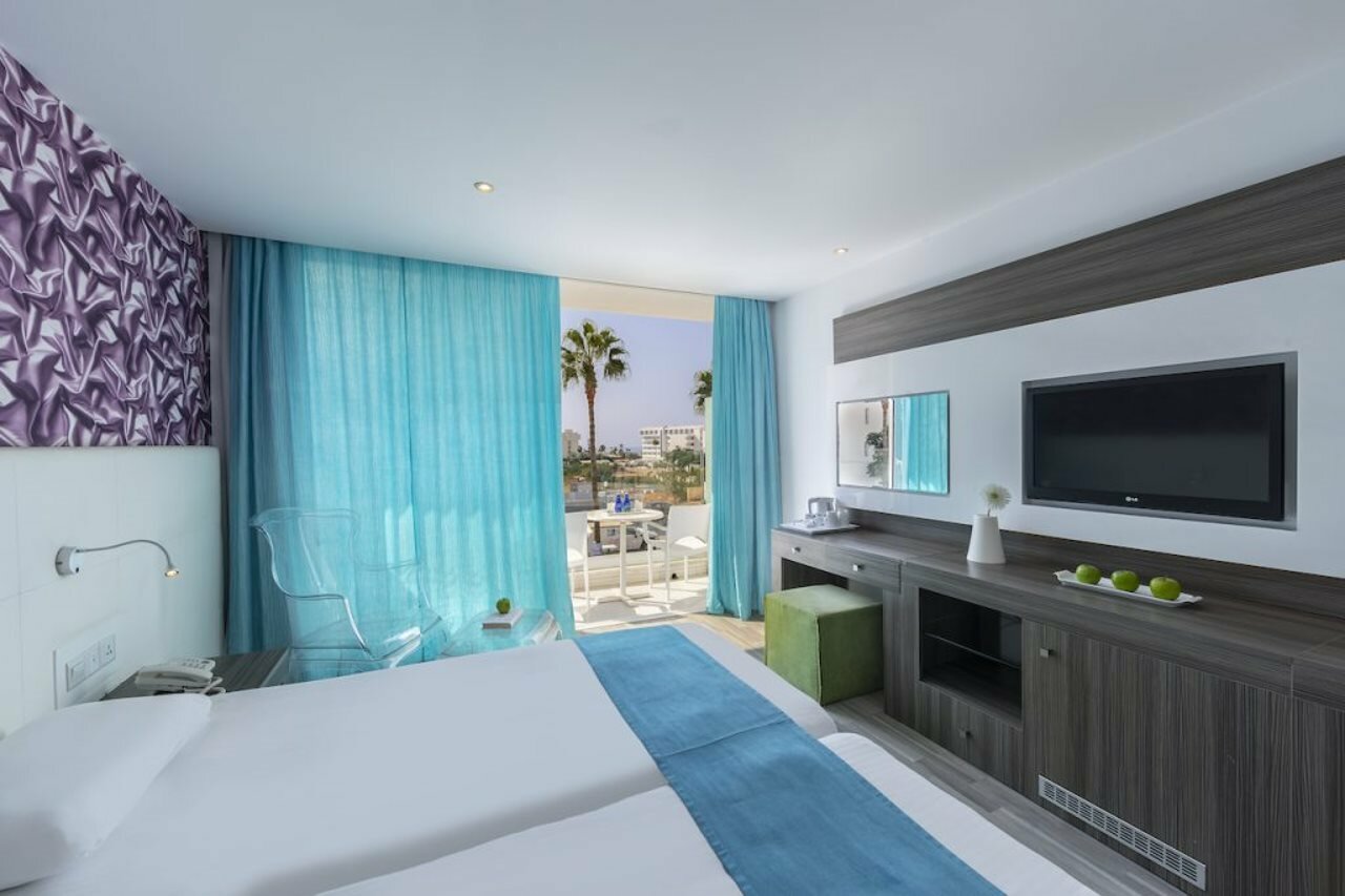 Фото Margadina Lounge Hotel