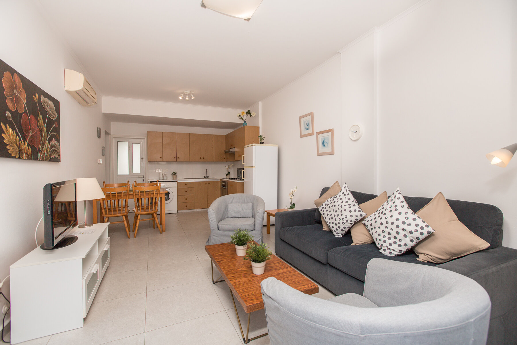 Фото Flouressia Gardens