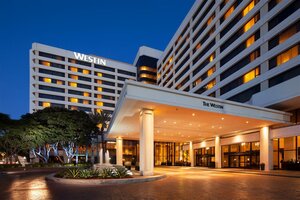 Гостиница The Westin Los Angeles Airport в Карсоне