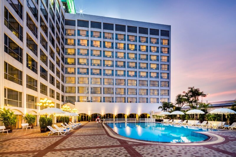 Гостиница Bangkok Palace Hotel