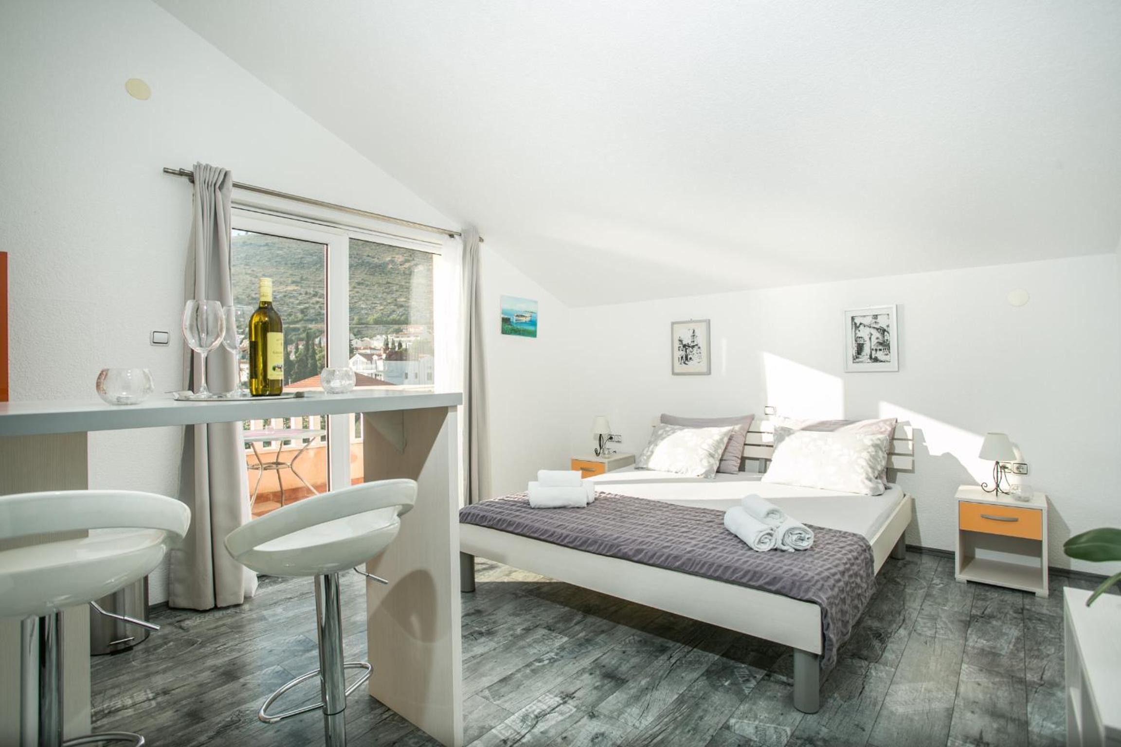 Фото Kaja - right next to the beach