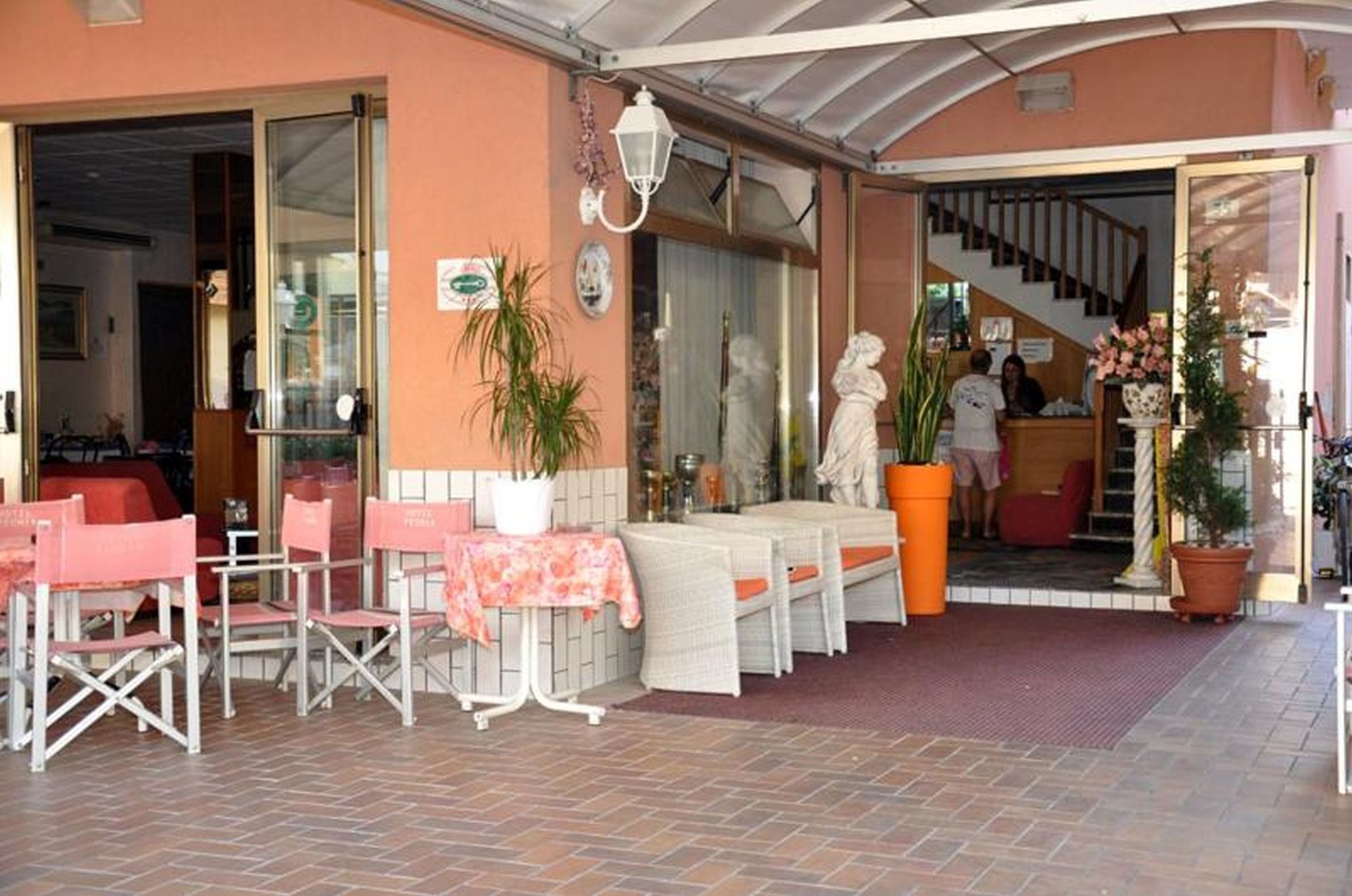 Фото Hotel Peonia