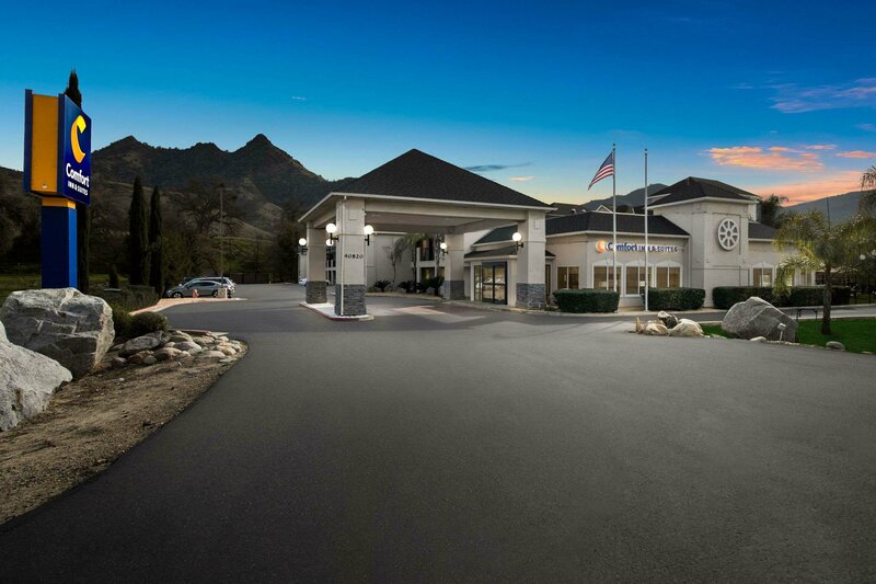 Гостиница Comfort Inn & Suites Sequoia/Kings Canyon
