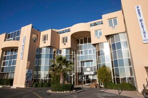 Гостиница Hôtel Port Marine - Sète в Сете