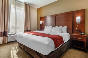 Гостиница Comfort Suites Cincinnati Airport