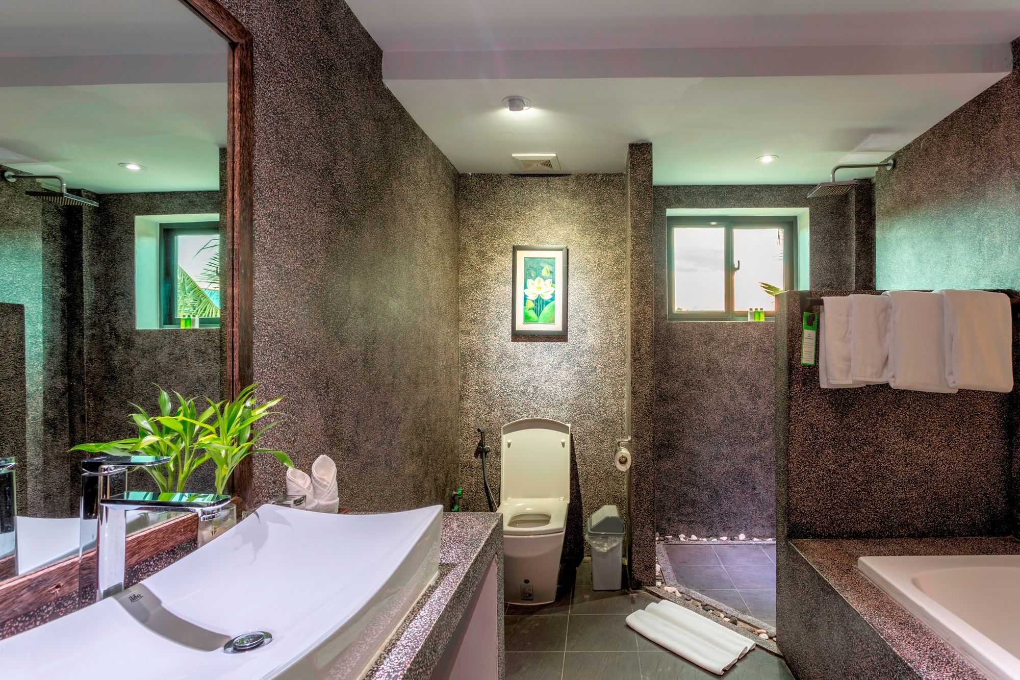 Фото The Grand Cyclo Boutique Suite & SPA