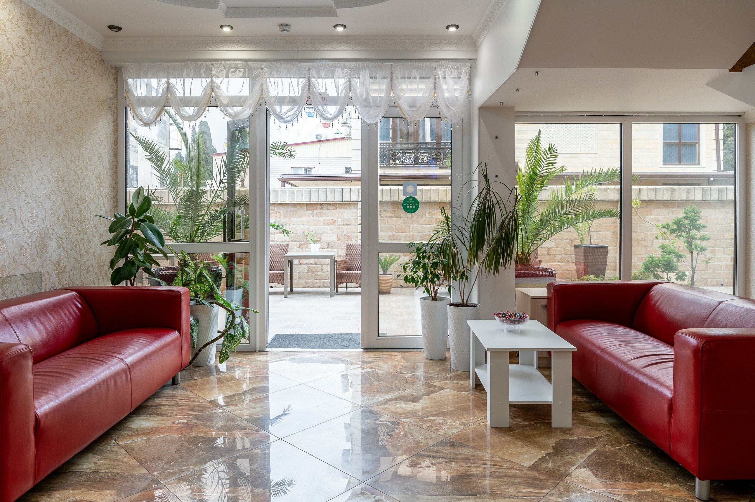 Фото отеля 2