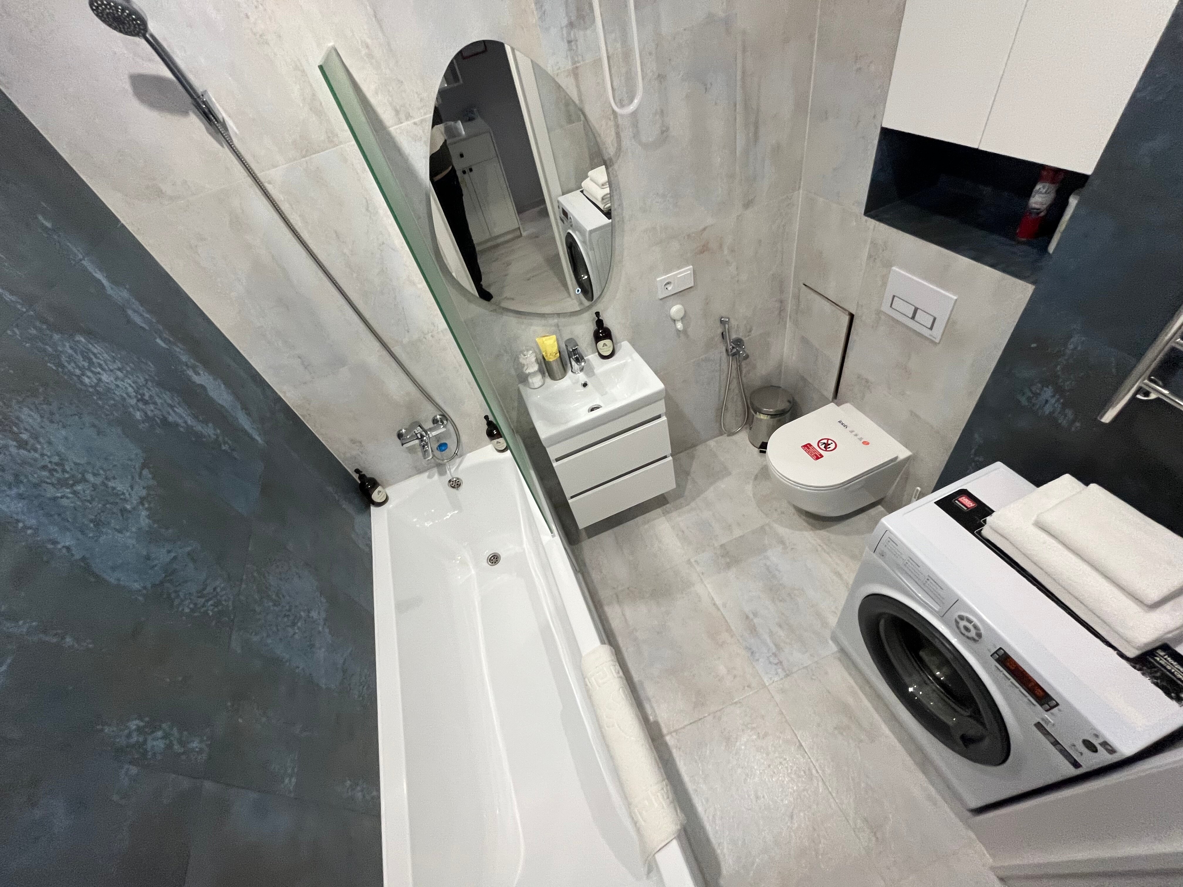 Фото Авторские Апартаменты на улице Ларина 45 СТР. 6