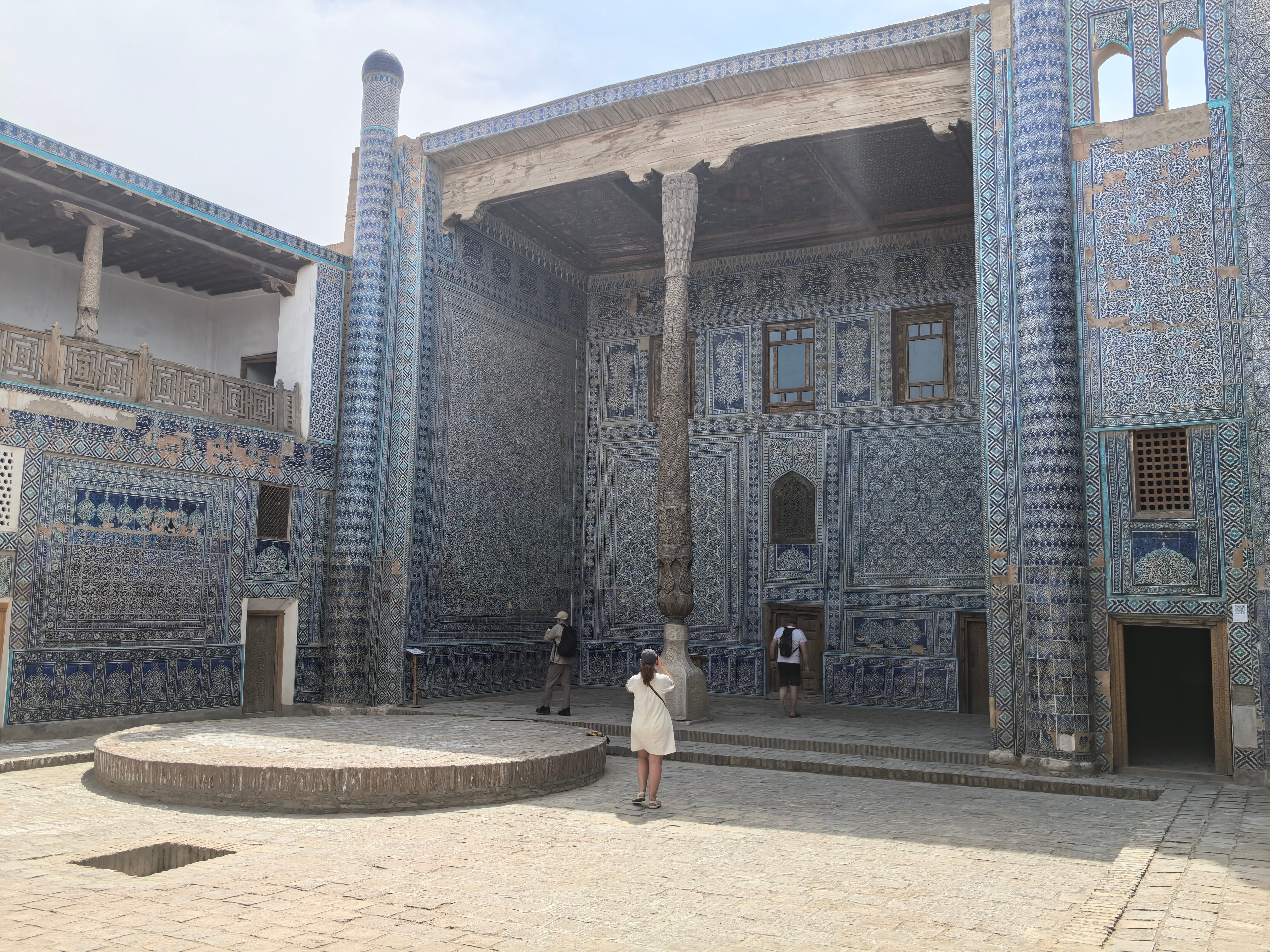 Фото Mirza Boshi Hostel