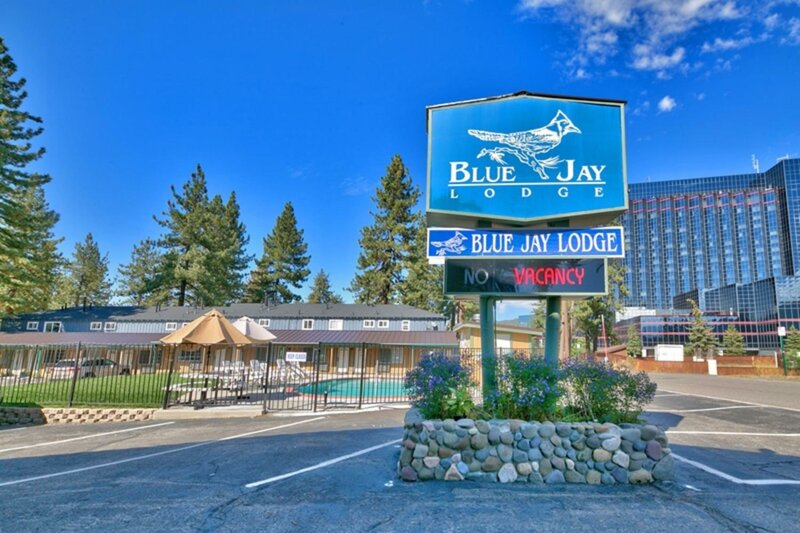 Гостиница Blue Jay Lodge