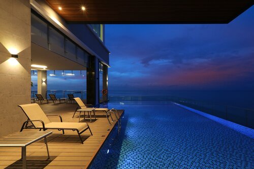 Гостиница Hompton by the Beach Penang