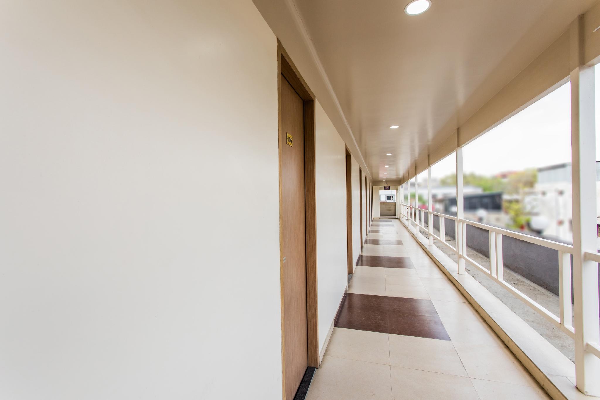 Фото Oyo 11929 Hotel Ridhi Sidhi