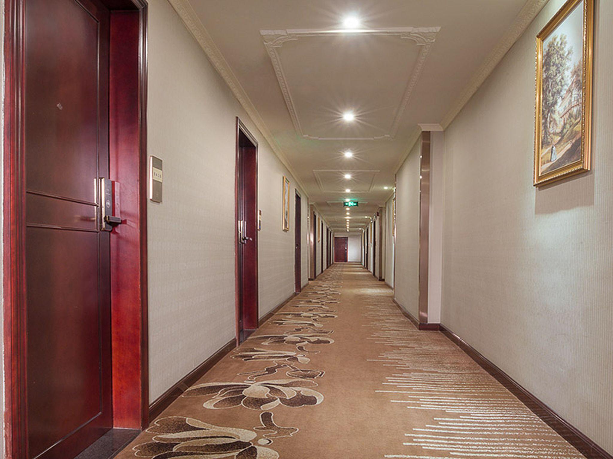 Фото Vienna Hotel Shenzhen Exhibitian Center 2nd