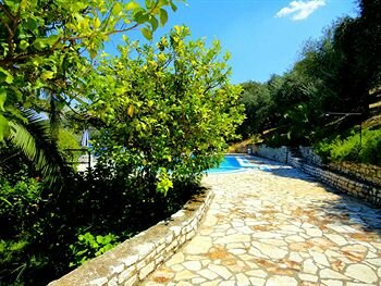 Фото Dionysos Apartments