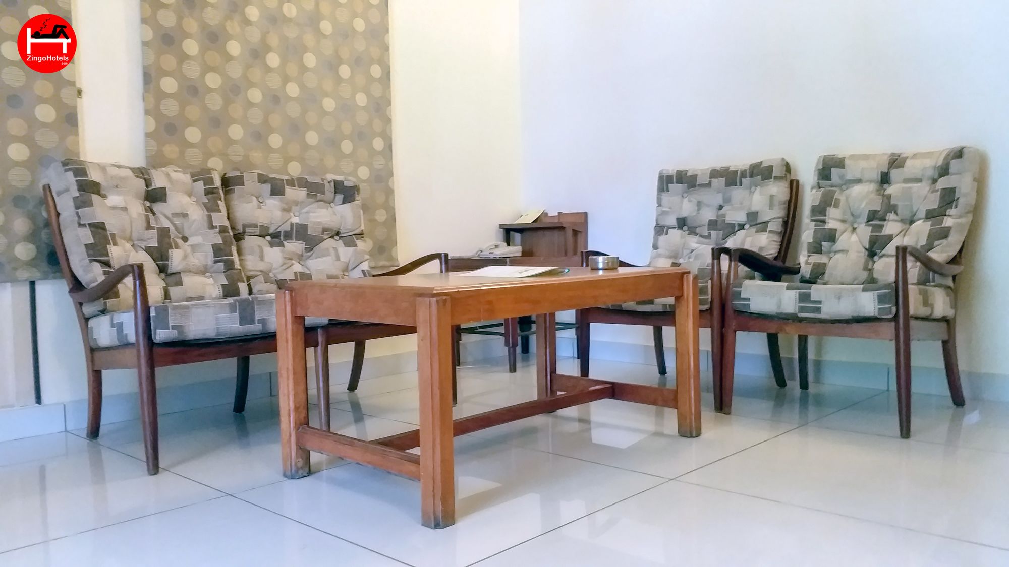 Фото Hotel Woodlands