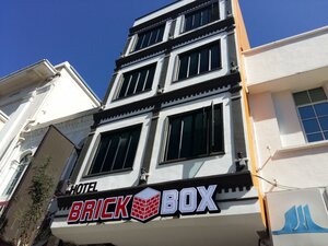 Гостиница Brick Box Hotel