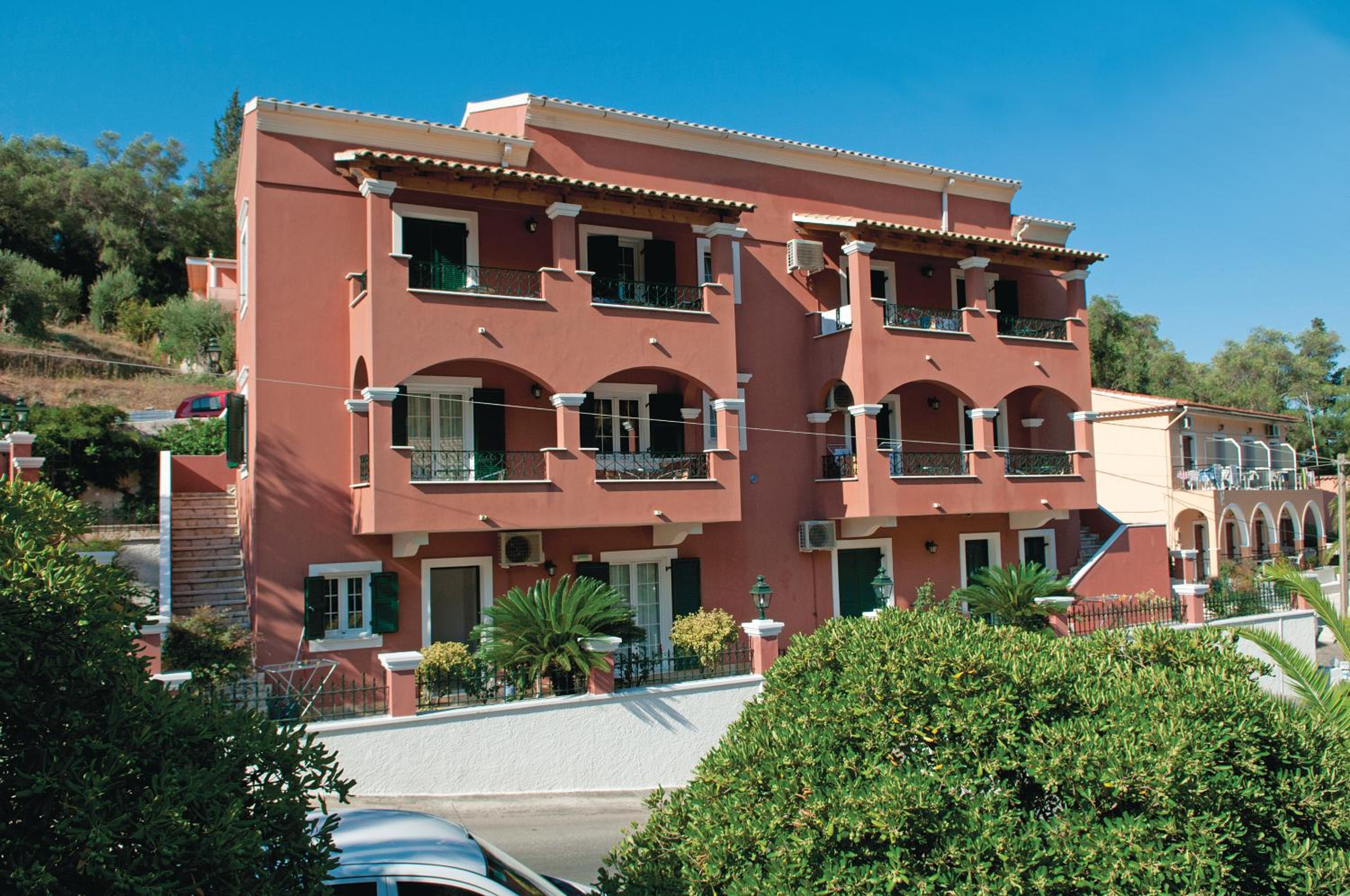 Фото отеля 1